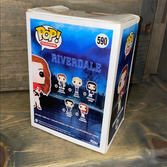 Funko Pop cheryl blossom #590 vinyl figurine - Picture 6 of 10